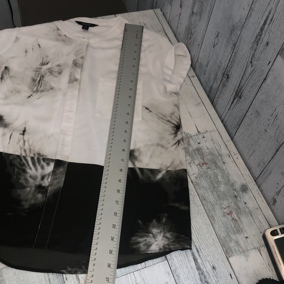 Simply Vera Wang Cuffed Short Sleeve Petite Top Medium Petite - Picture 10 of 10